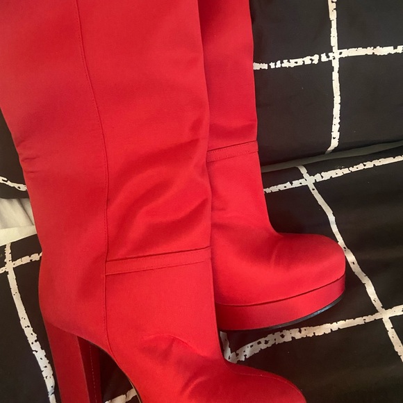 Gucci Red Boots - Picture 1 of 6